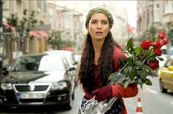 Aşk ve masallar sizi ayakta tutar - Resim: 2