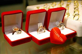 Hangi jest kadının ayağını yerden keser? - Resim: 2