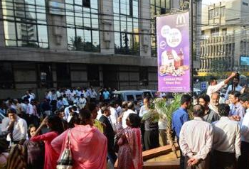 Pakistan'da 7.8'lik deprem sonrası ilk görüntüler - Resim: 2