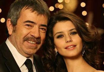 Rolleri üzerine yapışıp kalanlar! - Resim: 4