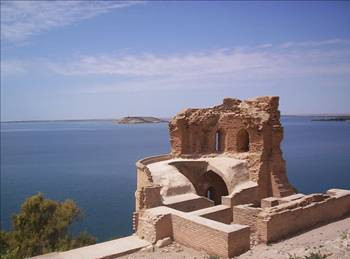 Sınır dışındaki tek Türk toprağı Süleyman Şah Türbesi ve Caber kalesi - Resim: 2