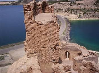 Sınır dışındaki tek Türk toprağı Süleyman Şah Türbesi ve Caber kalesi - Resim: 4