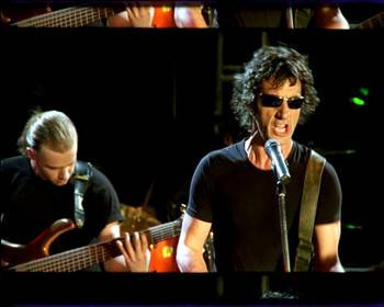 Aşık olmadan yazılan şarkı unutulur - Resim: 2