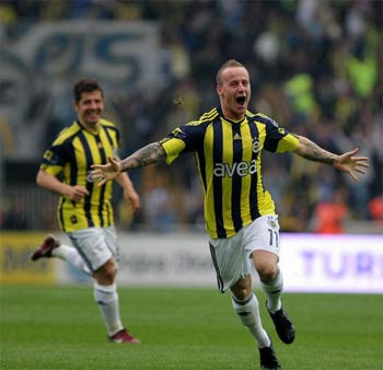 Fenerbahçe liderliği bırakmadı - Resim: 3