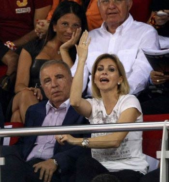 Ünal Aysal sevgilisi için beach kapattı! - Resim: 1