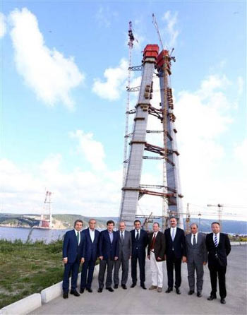 Davutoğlu 3. Köprü inşaatını inceledi - Resim: 4