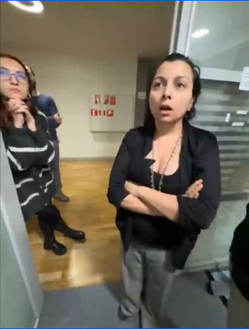 Mescide ayakkabı ile giren akademisyen için karar verildi - Resim: 0