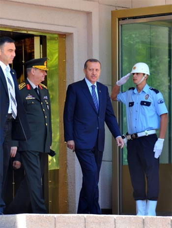 Erdoğan Başbuğ'u kapıda uğurladı - Resim: 4