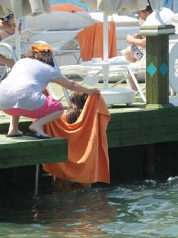 O da bikiniyle yakalandı - Resim: 1