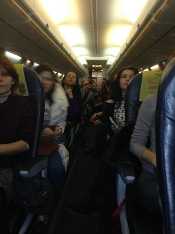 Sabiha Gökçen'de uçak kaçırma krizi - Resim: 1