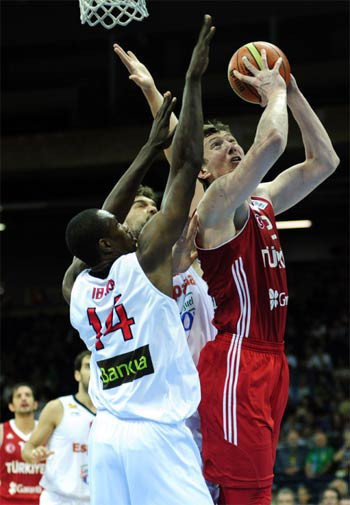 12 Dev Adam şampiyonu devirdi - Resim: 1