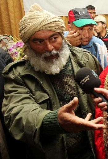 Oğul Kaddafi'yi yakaladılar, kahraman oldular! - Resim: 3