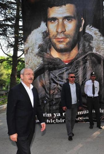 Bunu bir CHP lideri ilk kez yaptı - Resim: 2