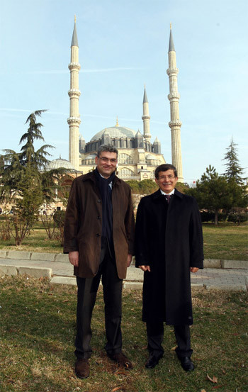 Davutoğlu'ndan önemli mesajlar - Resim: 1