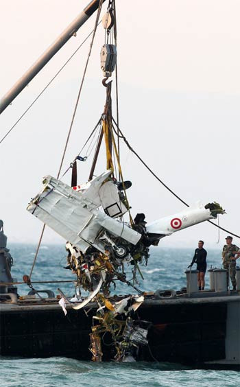 Uçağın enkazına ulaşıldı - Resim: 3