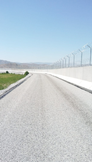 Şanlıurfa-Suriye sınırı ilk defa güneş enerjili sistem ile aydınlatılacak - Resim: 1