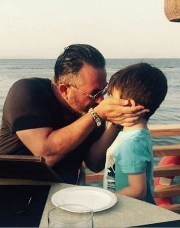 Fotoğraftaki o ayrıntıya yorum yağdı - Resim: 3