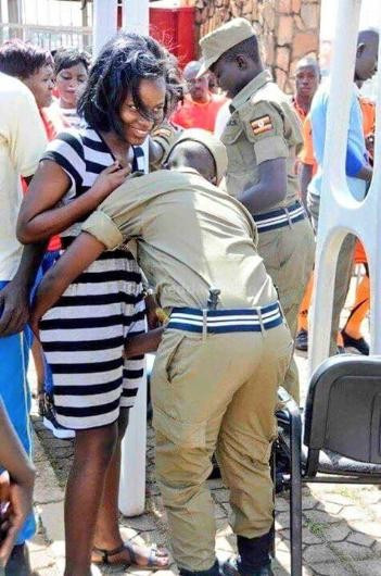 Sosyal medya sallandı! Böyle polis araması gördünüz mü? - Resim: 3