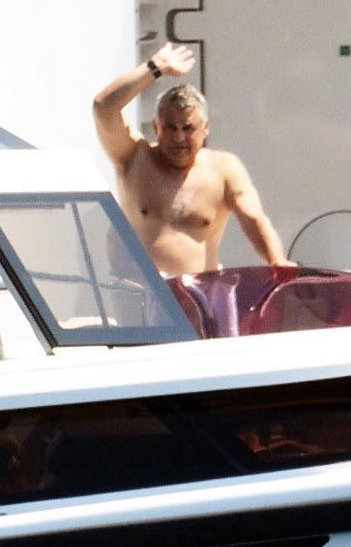 Kazak milyarderden Bodrum'da servet değerinde bahşiş - Resim: 1