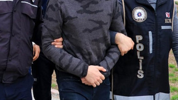 İzmir merkezli FETÖ operasyonunda 41 şüpheli tutuklandı