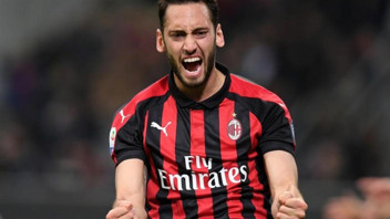 Hakan Çalhanoğlu için talep edilen bonservis ortaya çıktı