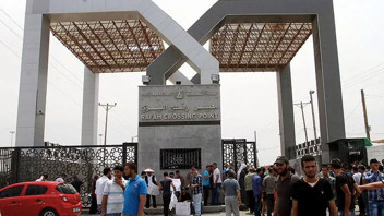 Gazze'de 57 hasta, İsrail kısıtlamaları altındaki Refah Sınır Kapısı'ndan tahliye edilmek üzere yola çıktı