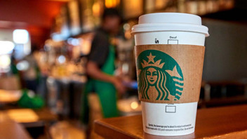 Starbucks’ta kriz mi var? Yüzlerce mağaza kapatma kararı aldı