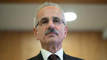 Bakan Uraloğlu'ndan Ankara Havalimanı açıklaması