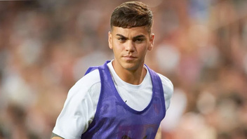 Benfica'dan orta sahaya tranfer Aston Villa'dan kiralandı