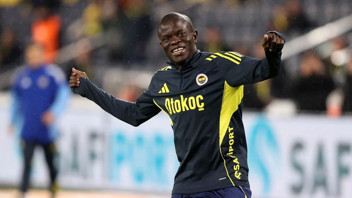 N'Golo Kante, Fenerbahçe taraftarına ilk üçlüsünü çektirdi