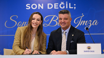 Fenerbahçe'nin voleyol efsanesi Eda Erdem imzayı attı