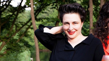 Esra Dermancıoğlu alışverişten paylaştı! Gözlük tercihleri olay...