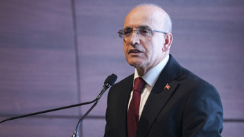 Bakan Şimşek'ten 'Borsa pazartesi kapatılacak' iddialarına ilişkin açıklama