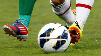 Katar'da futbol müsabakaları ertelendi