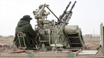 İsrail savaş uçakları gece yarısı Suriye ordusuna ait askeri üsleri bombaladı