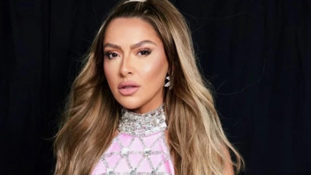 Hadise'den ilkbahar pozu! Fit ve doğal haline yorum yağdı
