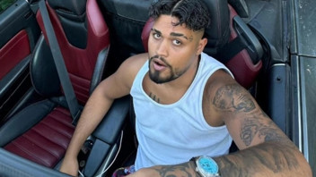 Lvbel C5'in kol saati ile olay oldu! Markasını görenler şoke oldu...