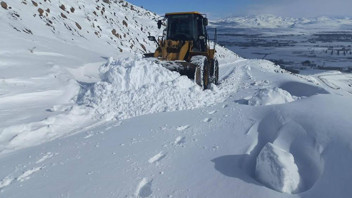 147 yol kapalı ulaşıma kapandı