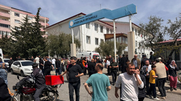 Kahramanmaraş'ta öğrencilerin eşyaları velilere teslim ediliyor