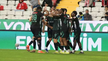 Konyaspor, Antalya'da 2 golle güldü