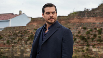 Set bitti, arkadaşlık bitti! Çağatay Ulusoy’a 4 rol arkadaşından şok takipten çıkma dalgası
