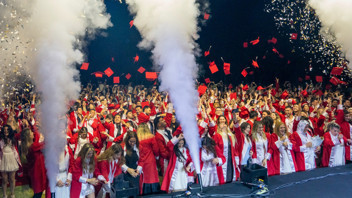 Antalya Belek Üniversitesi'nde mezuniyet coşkusu