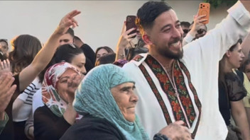 DJ Mahmut Orhan'dan şaşırtan performans! Pazarı sahneye çevirdi...