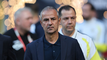Polonya basını Fenerbahçe'yi konuştu! Çarpıcı manşetler: "Merhameti yok"