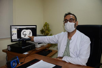 Pandemi hastanesindeki doktor Hakan Akelma: Tanık olduklarımı gören biri evden dışarı çıkmazdı - Resim: 0