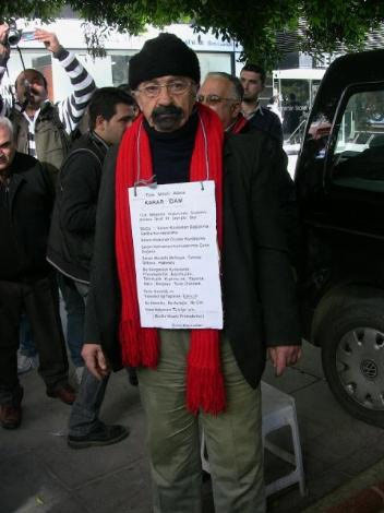 Yalçın Küçük olay büyük - Resim: 2