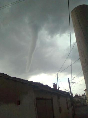 Hortum Akhisar'ı böyle vurdu - Resim: 4