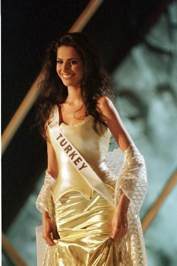 Yüksel Ak şimdi nerede? 2 çocuk doğurmuş demezsiniz - Resim: 1