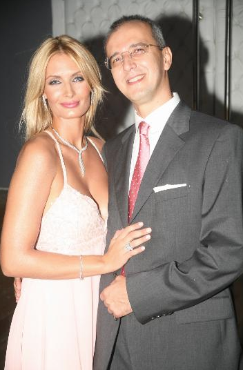 Gül Gölge-Murat Saygı boşanıyor! Mesaj skandalı yuva yıktı - Resim: 2