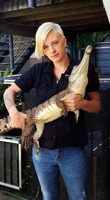 Sosyal medya bu cengaver çocuğu konuşuyor! Yılanları elleriyle... - Resim: 1